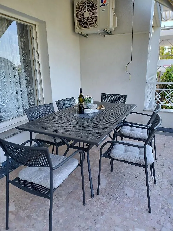 Helen Apartments Crikvenica 0*,